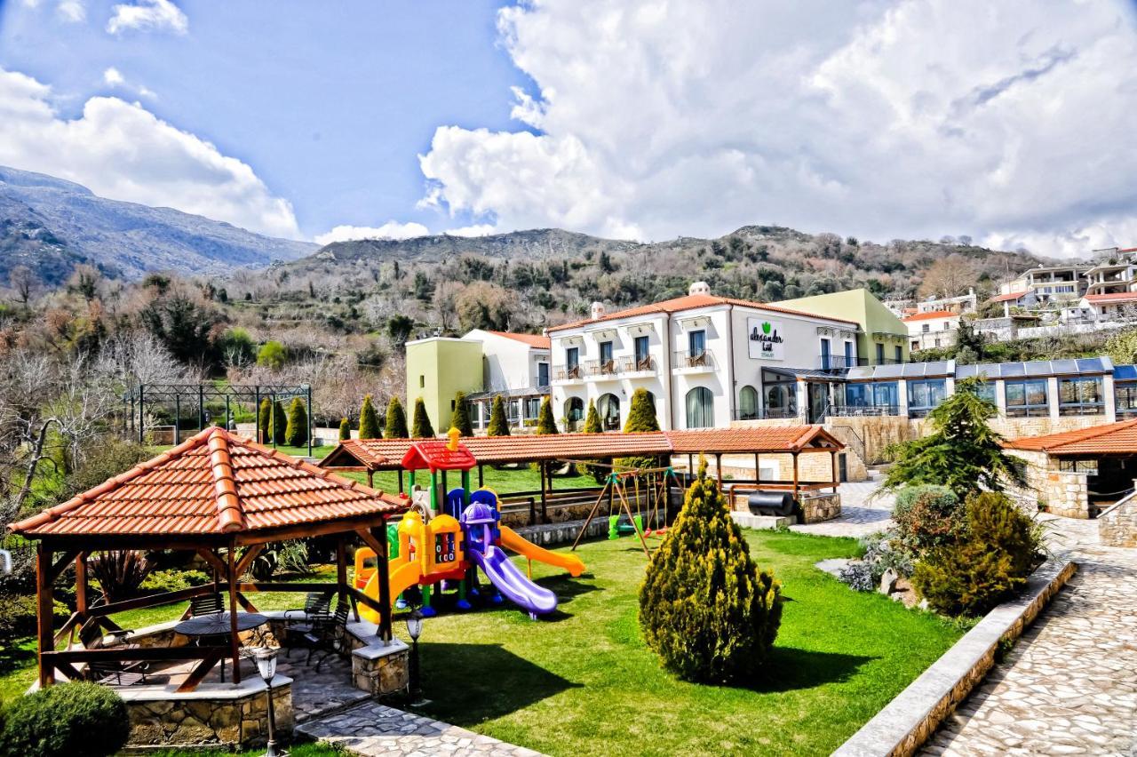 Alexander Mountain Resort Yerakarion Exterior photo